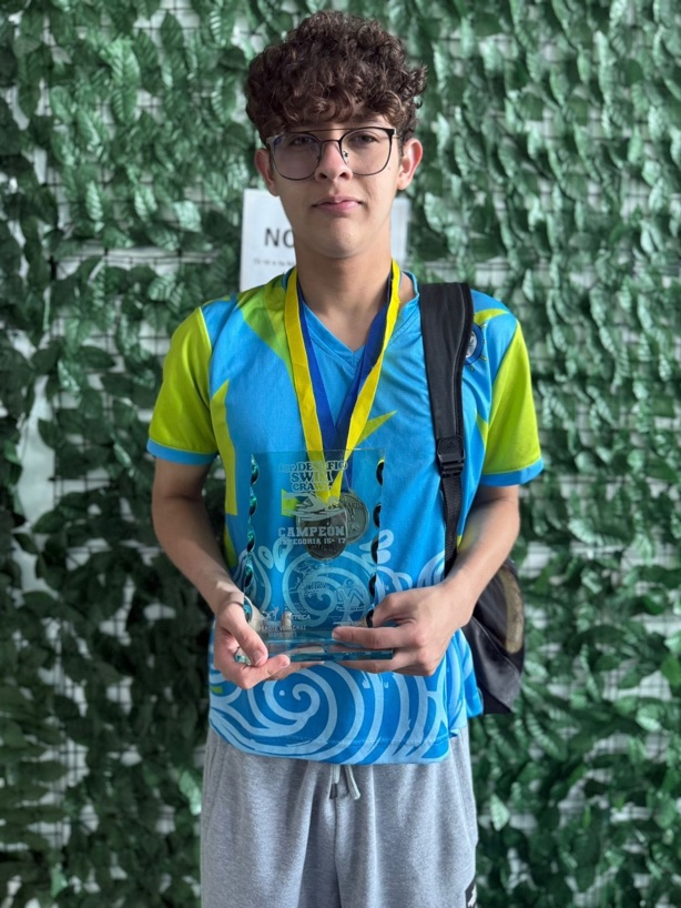 Destaca Club MARES en torneo de natación