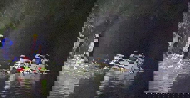 Patrulla de la SSP de Veracruz cae en barranca; hay 2 policías desaparecidos