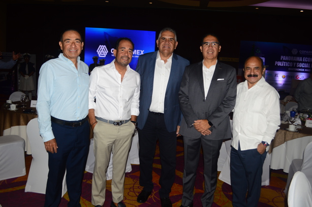 Coparmex Veracruz llevó a cabo su desayuno empresarial del mes de mayo