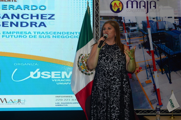 USEM Veracruz llevó a cabo su conferencia desayuno con mesa de negocios