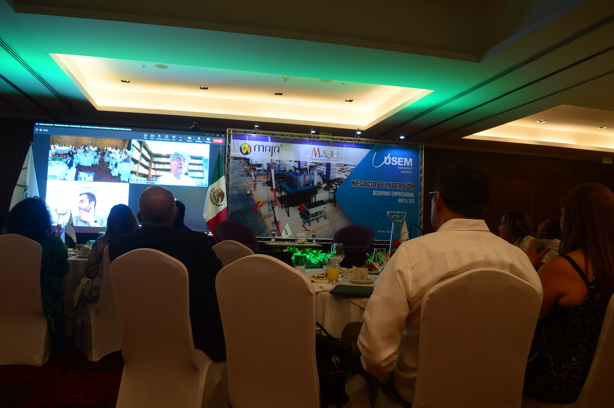 USEM Veracruz llevó a cabo su conferencia desayuno con mesa de negocios