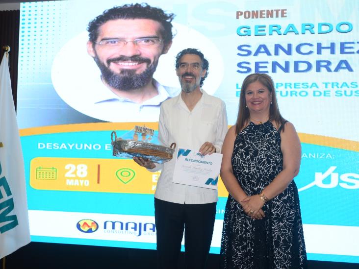 USEM Veracruz llevó a cabo su conferencia desayuno con mesa de negocios