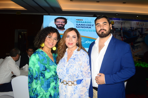 USEM Veracruz llevó a cabo su conferencia desayuno con mesa de negocios