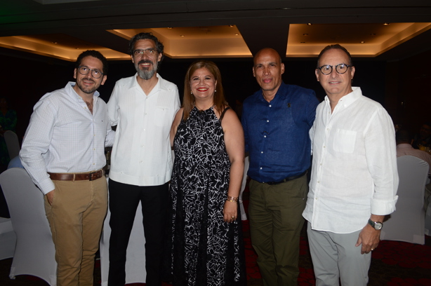 USEM Veracruz llevó a cabo su conferencia desayuno con mesa de negocios