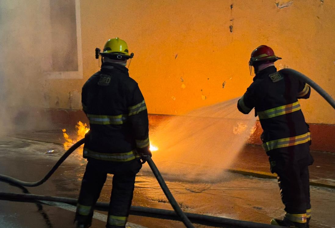 Se incendia auto en el Centro Histórico de Veracruz | VIDEO
