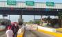 Toman caseta en la autopista México-Tuxpan; esto exigen manifestantes