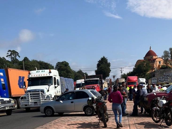 Liberan la Xalapa–Perote tras más de 12 horas de tensión política