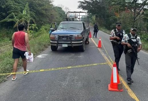 Hallan sin vida a una mujer dentro de una camioneta en Vega de Alatorre