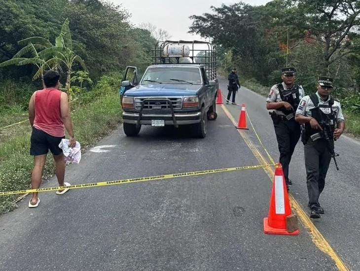 Hallan sin vida a una mujer dentro de una camioneta en Vega de Alatorre