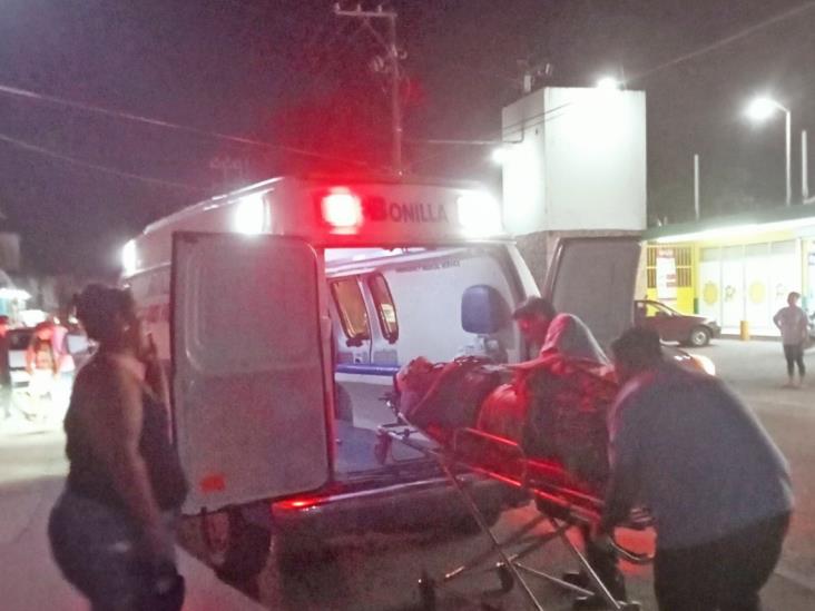 Joven motociclista sufre fuerte accidente en Martínez de la Torre