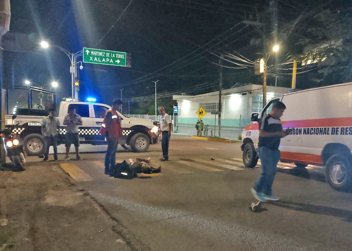 Motociclistas resultan lesionados tras ser embestidos por camioneta en Misantla