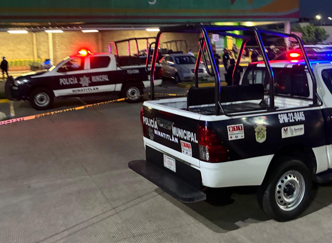 Aun sin reclamar cuerpo de hombre asesinado en estacionamiento de conocido supermercado