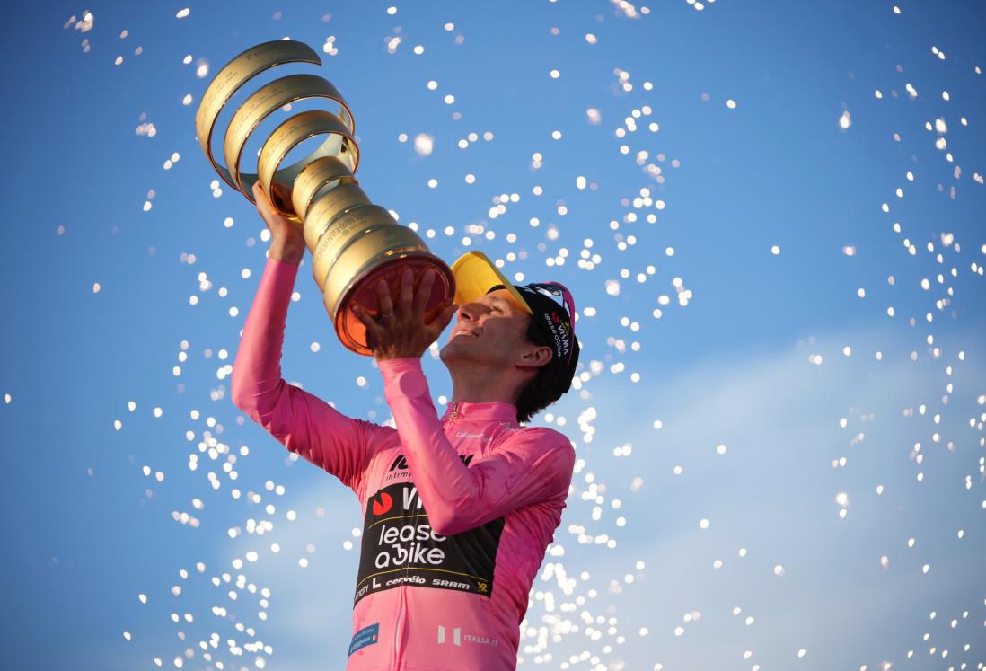 Se corona Simon Yates en el Giro de Italia
