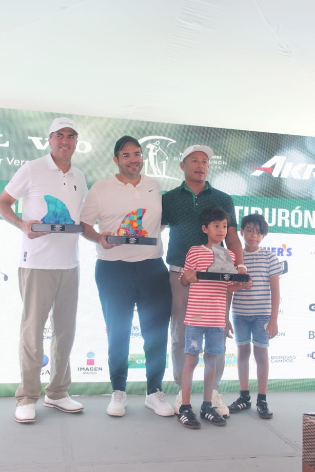 Logra Hugo Hernández triunfo en Torneo Anual de Golf