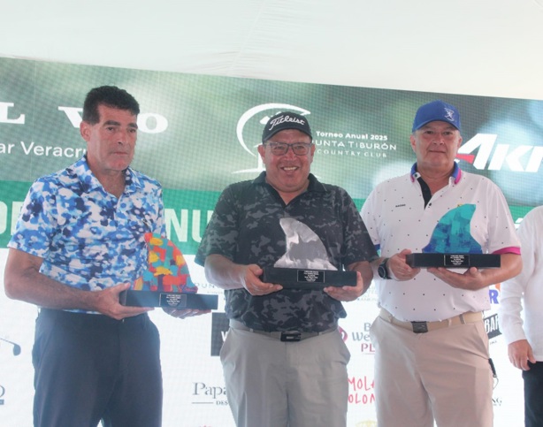 Logra Hugo Hernández triunfo en Torneo Anual de Golf