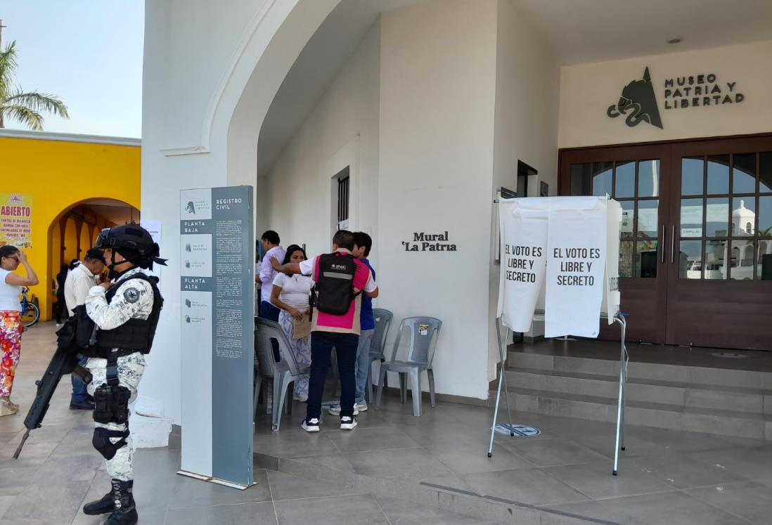 Elementos de la Guardia Nacional custodian casillas para votar en Veracruz y Boca del Río