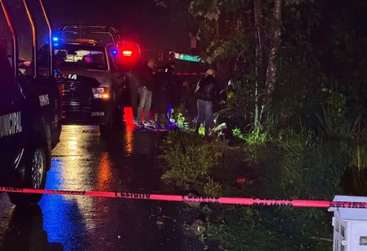 Tragedia en la carretera Coatepec-Xico: motociclista se estampa contra un árbol