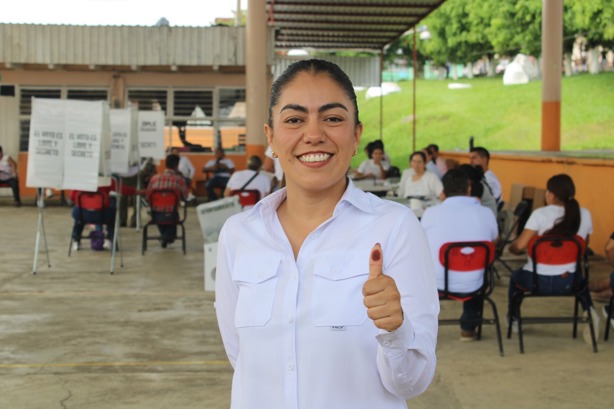 Candidatos de Misantla acuden a votar; ciudadanos atentos a resultados preliminares