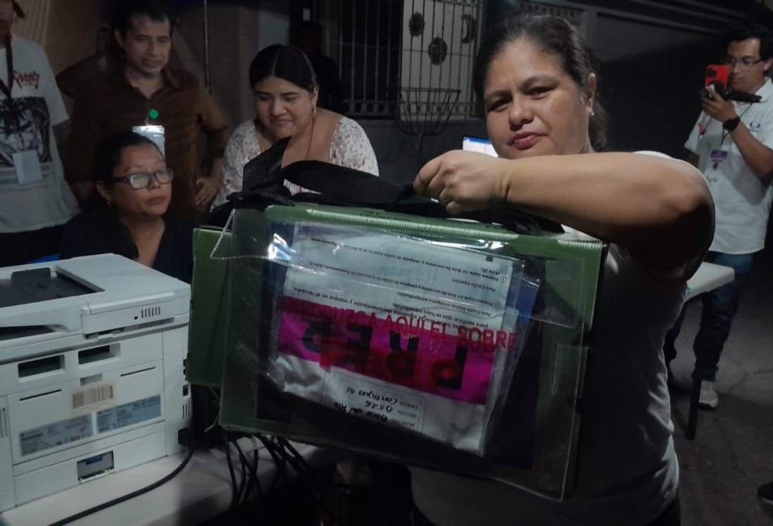 Llegan los primeros paquetes electorales al OPLE de Boca del Río