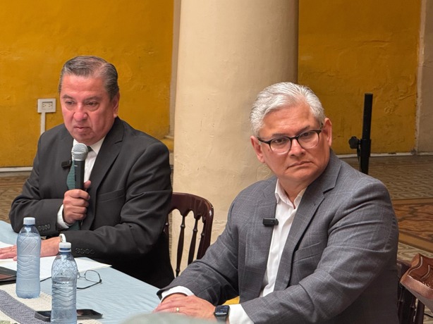 Aspirantes a la Rectoría de la UV unen filas contra prórroga de Martín Aguilar (+VIDEO)