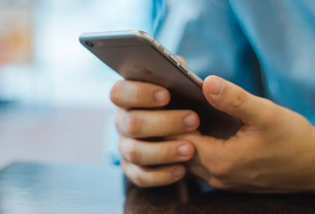 El impacto del uso del celular en la vida cotidiana