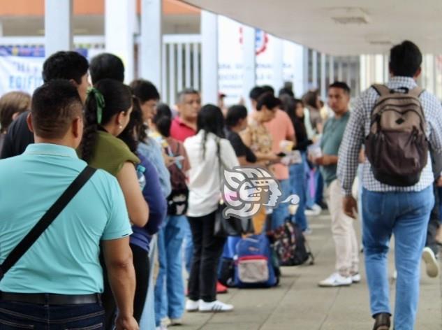 Más de 2 mil 500 jóvenes aspiran a un lugar en la Normal Veracruzana