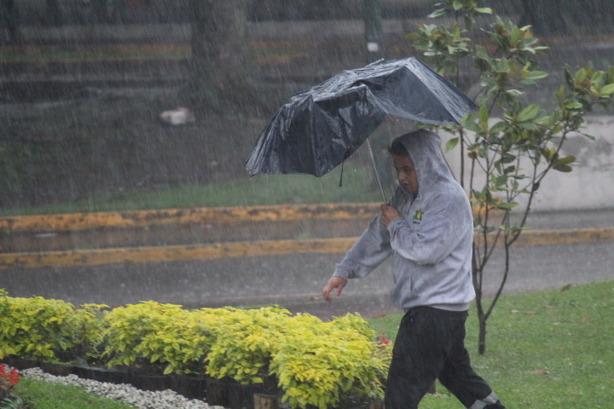 Toma precauciones, este es el horario más probable para que llueva hoy en Xalapa
