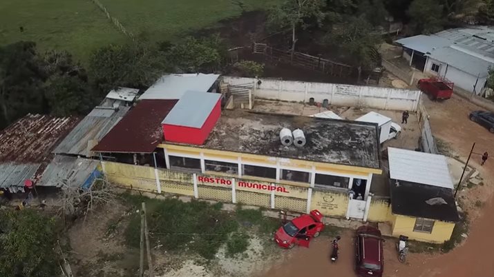 Desde el domingo está bloqueado el camino al rastro en Las Choapas