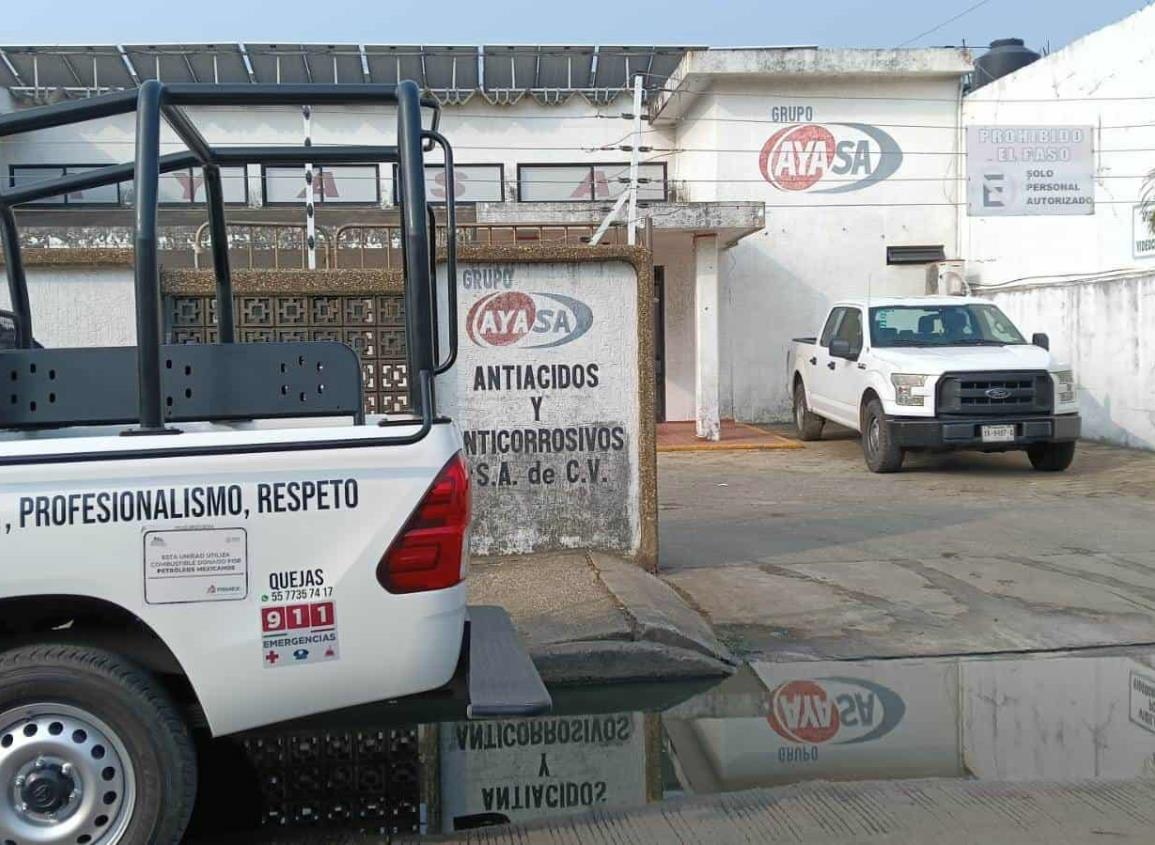 Policías resguardan constructora tras ataque armado en Coatzacoalcos