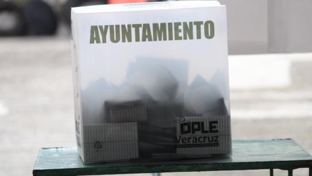 Constancias de mayoría municipal; equipos de transición y gobierno