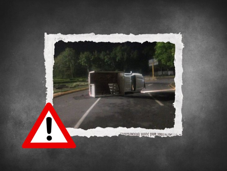 Camioneta vuelca frente al Velódromo de Xalapa, en plena madrugada