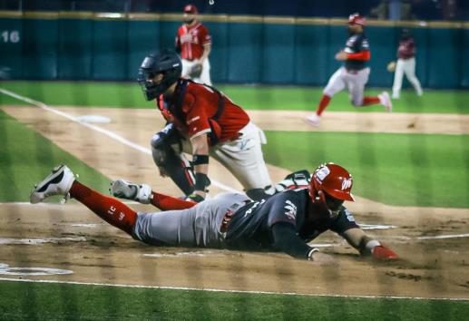 ¡Pierde El Águila en juego de 22 carreras!