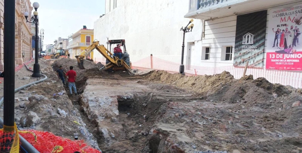 Encuentran restos óseos durante obras en el Centro Histórico de Veracruz