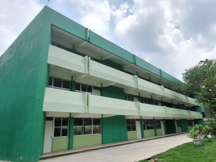 Planta funcionario al Tecnológico de Misantla; adeudos ensombrecen inauguración de edificio