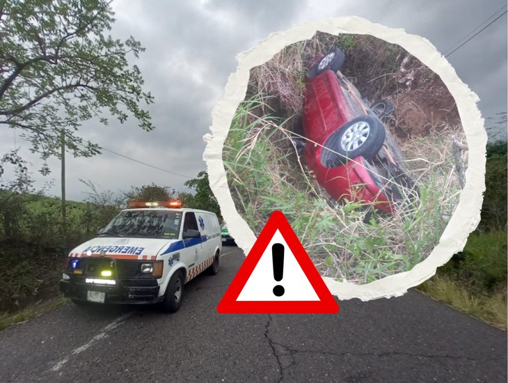 ¡Sobreviven de milagro! Aparatosa volcadura en la Xalapa-Alto Lucero