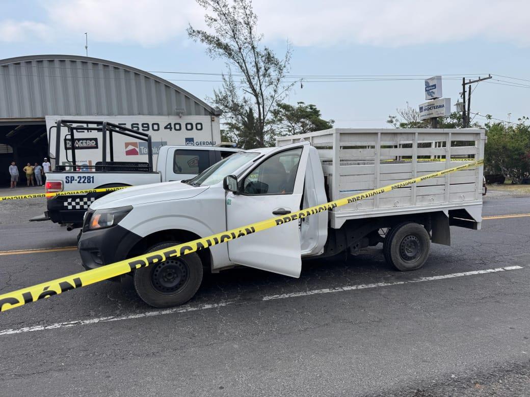 Conductor fallece de aparantes causas naturales en carretera de Medellín