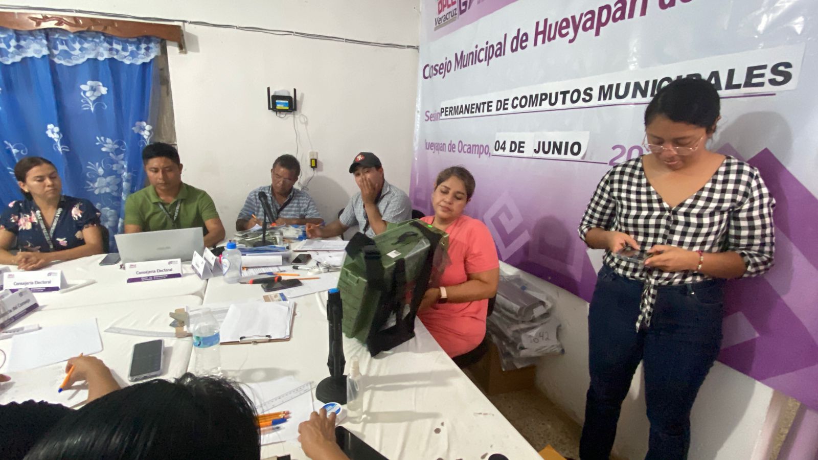 Entregas de constancias en Carranza, Oluta y San Juan, sin contratiempos
