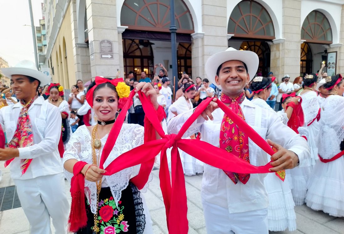 Más de 400 personas bailan son jarocho en Veracruz