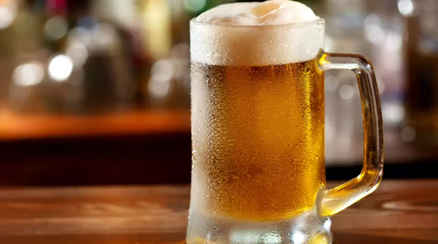 Conoce el truco para enfriar una cerveza en menos de 10 minutos