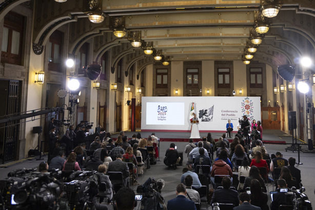 Claudia Sheinbaum llama a la CNTE se deslinde de quienes intentaron ingresar por la fuerza a SEGOB