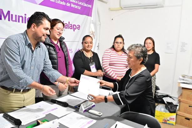 Daniela Griego recibe constancia de mayoría, como presidenta municipal electa de Xalapa