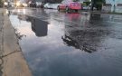 Drenaje colapsado desata pestilencia en avenida Lázaro Cárdenas, denuncian vecinos de Boca del Río