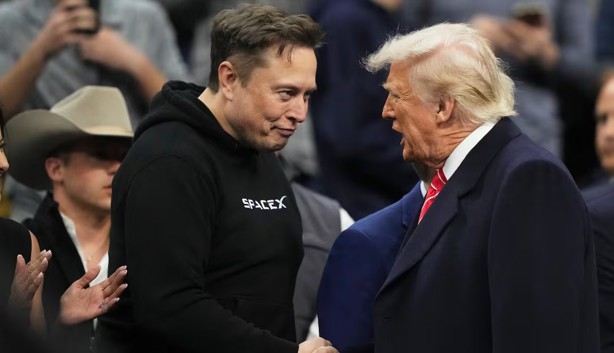 Elon Musk y Donald Trum pelean en redes; dueño de "X" afirma que el presidente está en archivos Epstein