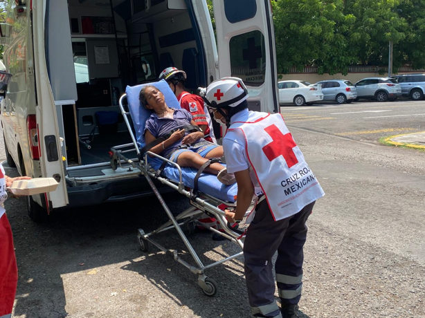 Mujer sufre desmayo por golpe de calor en calles del fraccionamiento Moderno, Veracruz