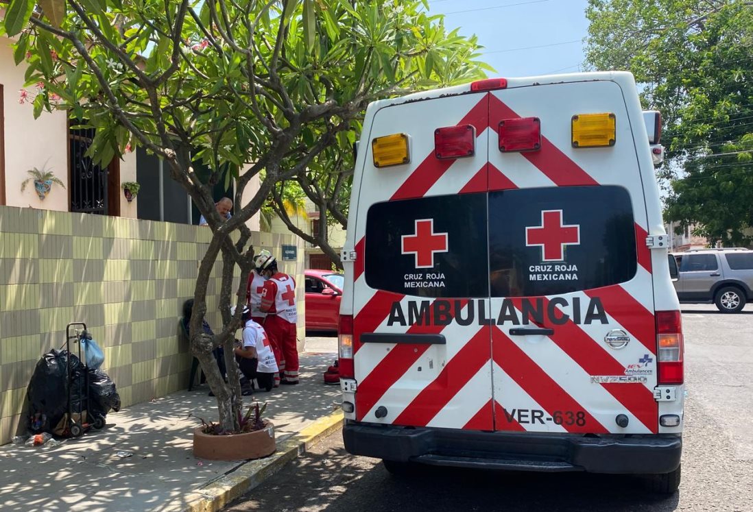 Mujer sufre desmayo por golpe de calor en calles del fraccionamiento Moderno, Veracruz