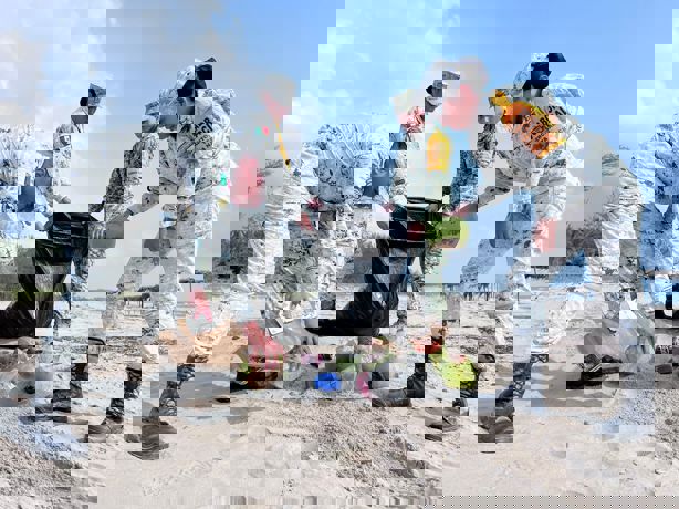 Militares levantan más de 3 toneladas de desechos en playas de Tuxpan