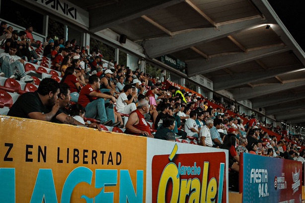Evita El Águila blanqueada y gana a Diablos