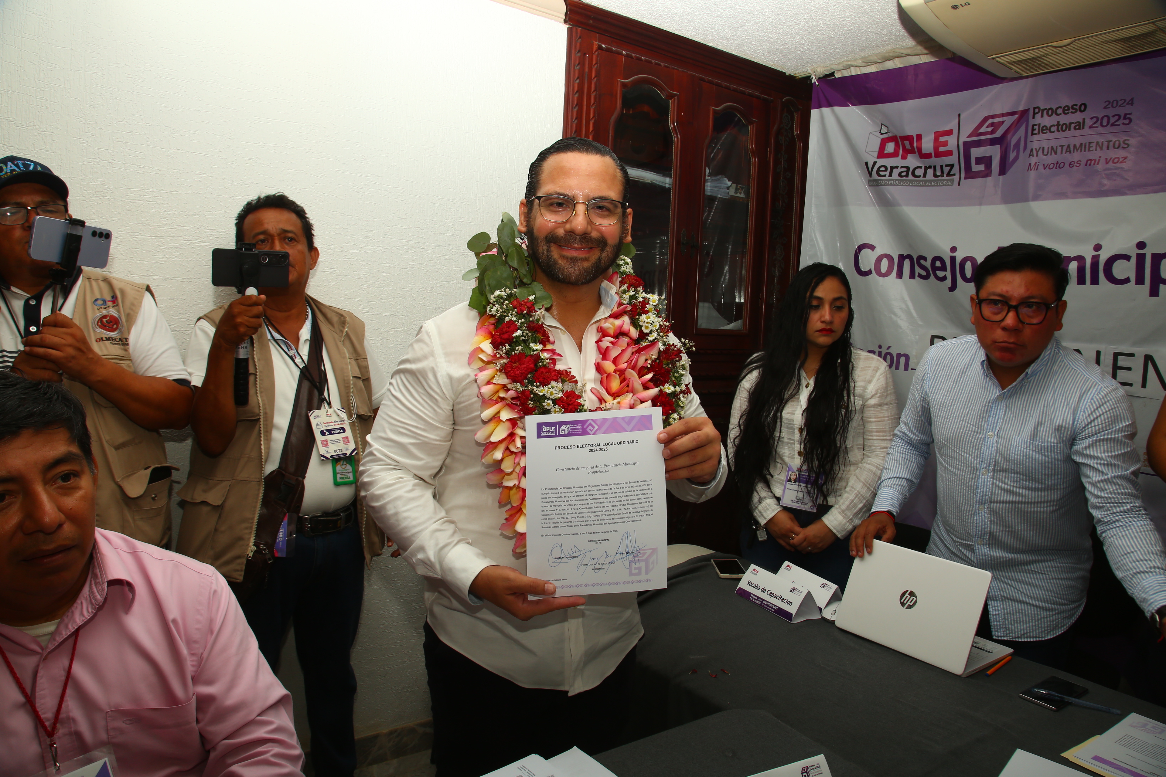Pedro Miguel formaliza triunfo como alcalde electo en Coatzacoalcos; se enfocará en enderezar el barco | VIDEO
