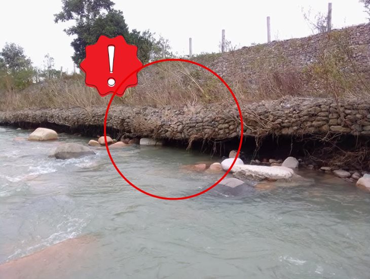 Reportan muro de contención socavado en localidad Chapa-Chapa; es un riesgo latente