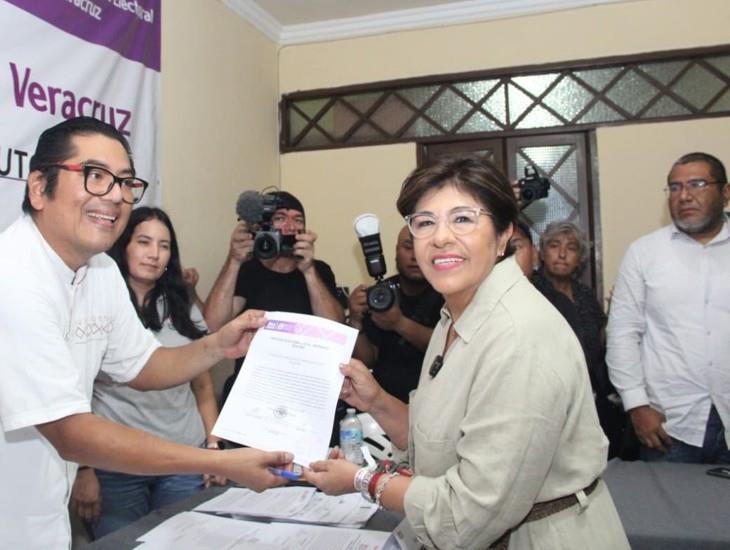 Rosa María Hernández recibe constancia como alcaldesa electa de Veracruz